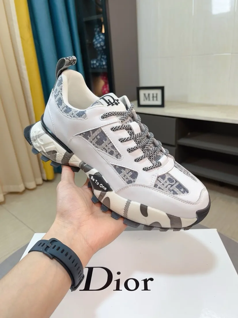 Men's men's shoes 💰458🌹🌹【Dior】Best-selling official website world premiere🔝High-end men's shoes brand official website latest series: The upper is made of imported cowhide with specially designed fabrics➕Mesh breathable lining. Make walking more convenient and comfortable! Compared with the official quality, Midea’s 1:1 replica. Create a fashionable personality to set off your uniqueness! A must-have for trendy men! Classic style. Men's sizes: 38-44.
